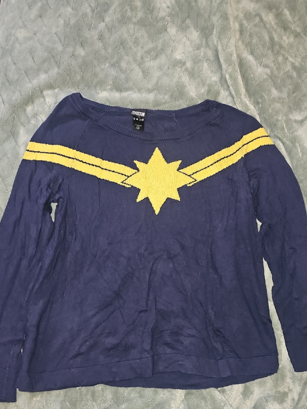 Her Universe Captain Marvel Sweater Size 0